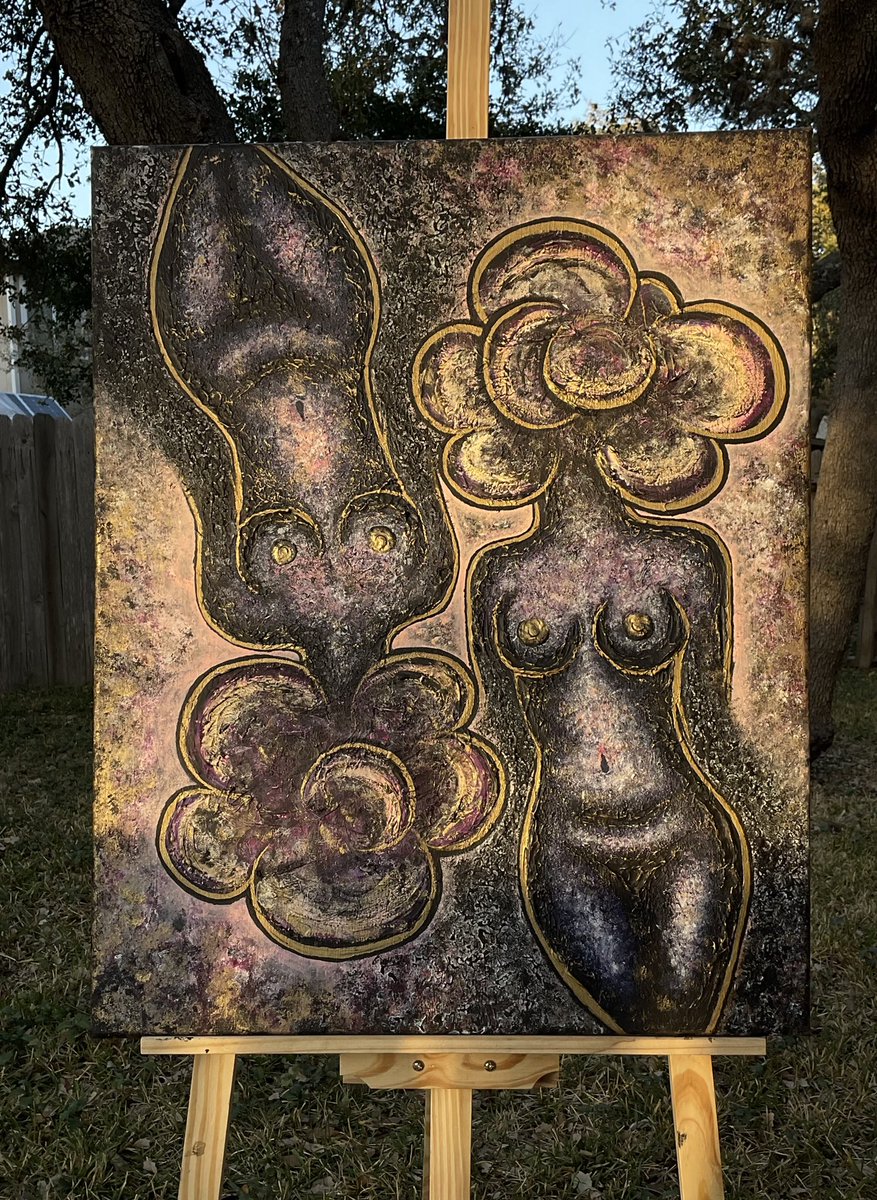 elisialeticiaaa's tweet photo. the way the light hits this piece with all the gold accents and texture!! https://t.co/fwZJ8L3Ld5