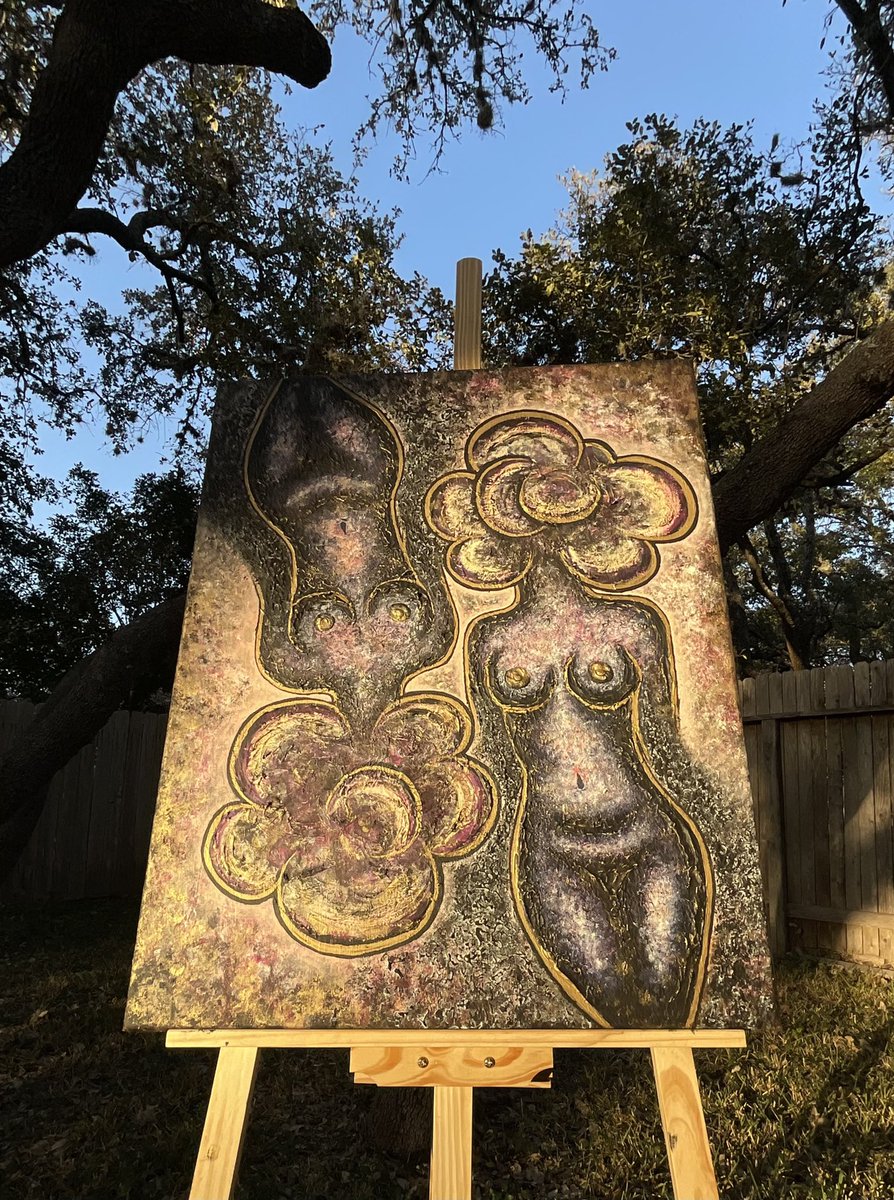 elisialeticiaaa's tweet photo. the way the light hits this piece with all the gold accents and texture!! https://t.co/fwZJ8L3Ld5