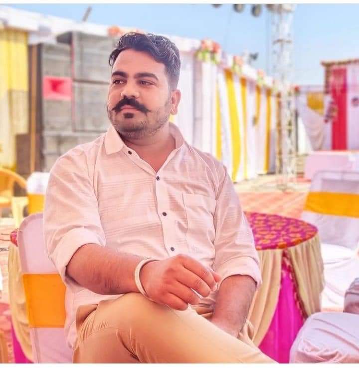 कश्मीर फाइल्स पर रोष

और राजस्थान के पाली की घटना पर खामोश 

ये दोगलापन कहां से लाते हो 
एक तरफ तो समानता और बोलते दलित हिन्दू धर्म में आते हैं फिर ऐसी कायरों जैसी हरकतें क्यों?
<a href="/BhimArmyChief/">Chandra Shekhar Aazad</a>
#JusticeForJitendraMeghwal
<a href="/RajCMO/">CMO Rajasthan</a>
<a href="/PoliceRajasthan/">Rajasthan Police</a> <a href="/PaliPolice/">Pali Police</a> <a href="/INCIndia/">Congress</a>