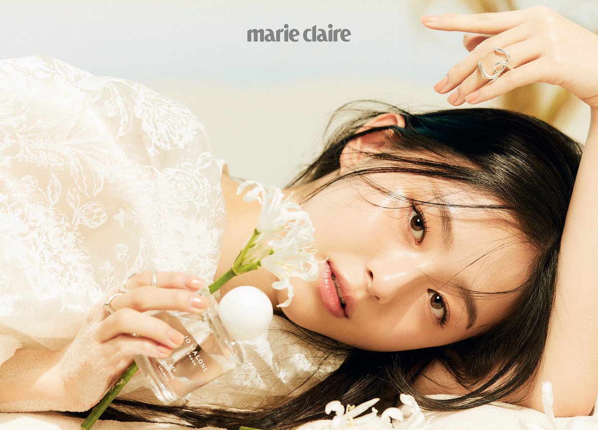 marieclairekr's tweet photo. #넷플릭스 시리즈 #지금우리학교는 의 배우 #박지후 와 #조말론런던 의 향기로운 만남! 앞으로 공개될 화보도 많이 기대해주세요!🌸
#ParkJiHu @JoMaloneLondon

👉🏻 https://t.co/k0yiHEf4p9 https://t.co/EXH11PYATC