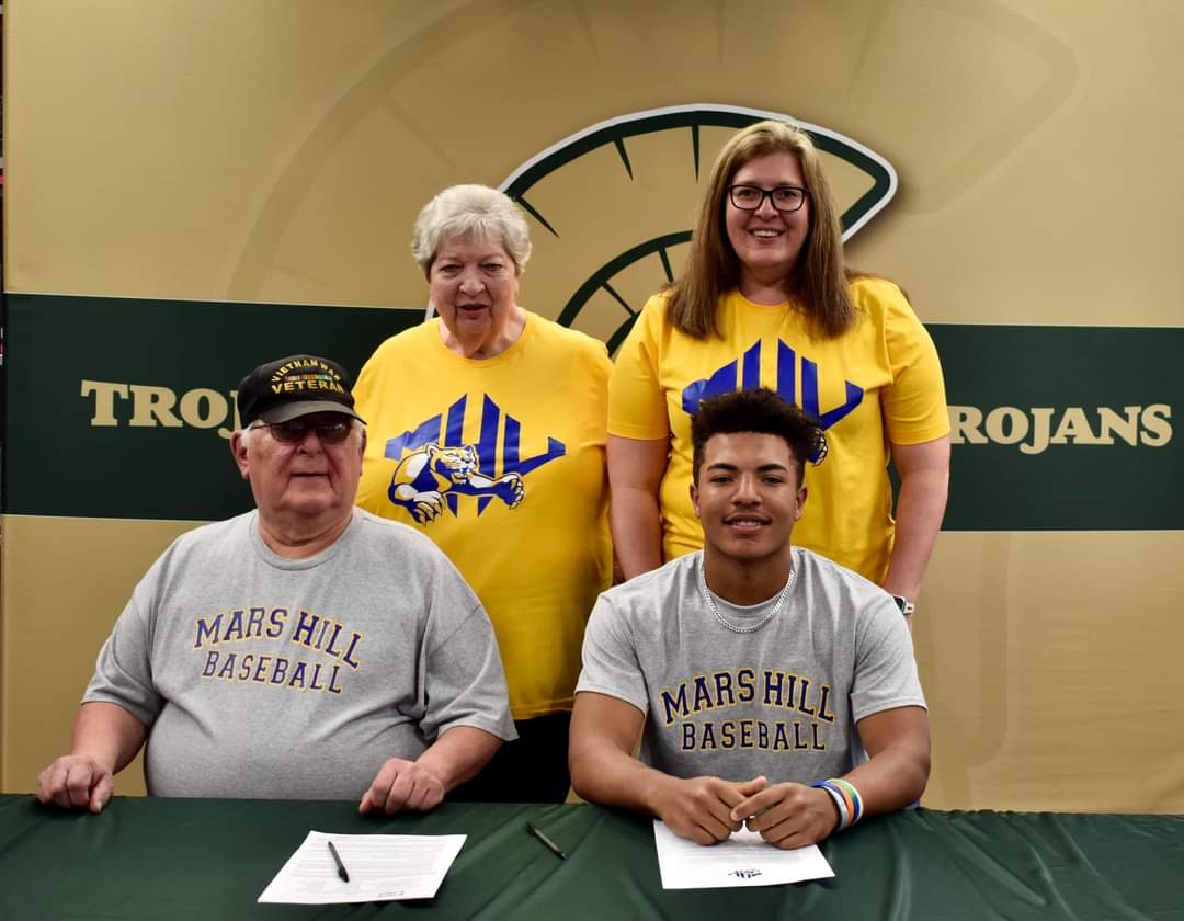 BandysBaseball's tweet photo. @BumgarnerTerick officially signed with Mars Hill University today to continue playing baseball next year! https://t.co/akS5QwPXqO