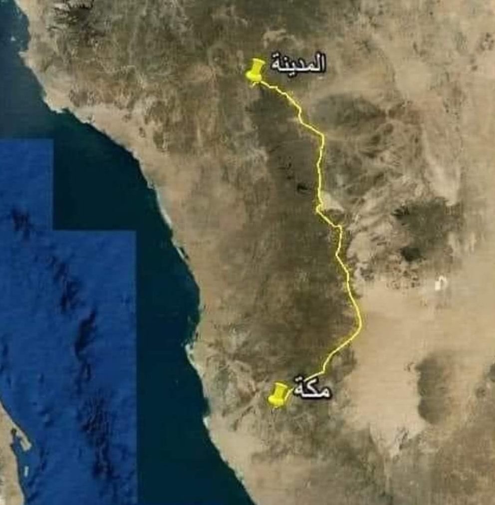 alkhobaib's tweet photo. المسافة بين مكة والمدينة قرابة 410 كيلو متر نصف هذه المسافة قطعها رسول اللهﷺ راكبا على الإبل، ونصفها مترجلاً على قدميه لمدة ثمانية أيام برفقة سيدنا أبي بكر "الصديق" في جو حار جداً ورسولنا يحمل متاعه و همٌّ لايطيقه أحد، كل ذلك من أجل أن يصلك هذا الدين، صلوا على الحبيب المصطفى. https://t.co/bKA2gNL9Sn