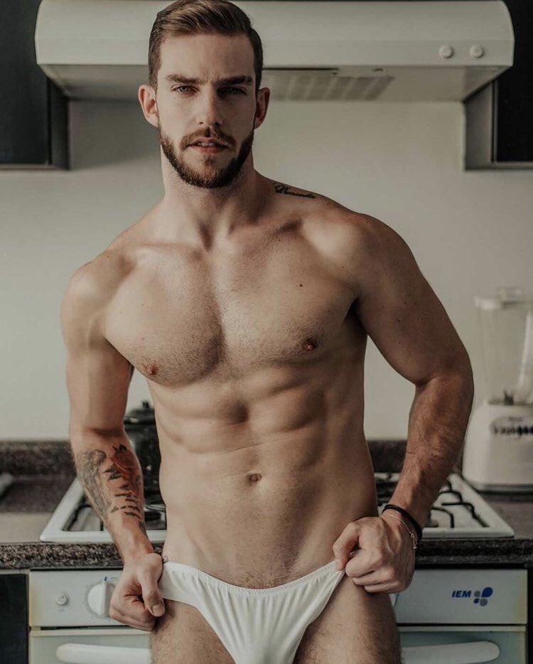 EfrencitoSanti's tweet photo. Y ahora, un poema #handsome #guapote #sabrosote https://t.co/0HF9qLozzL