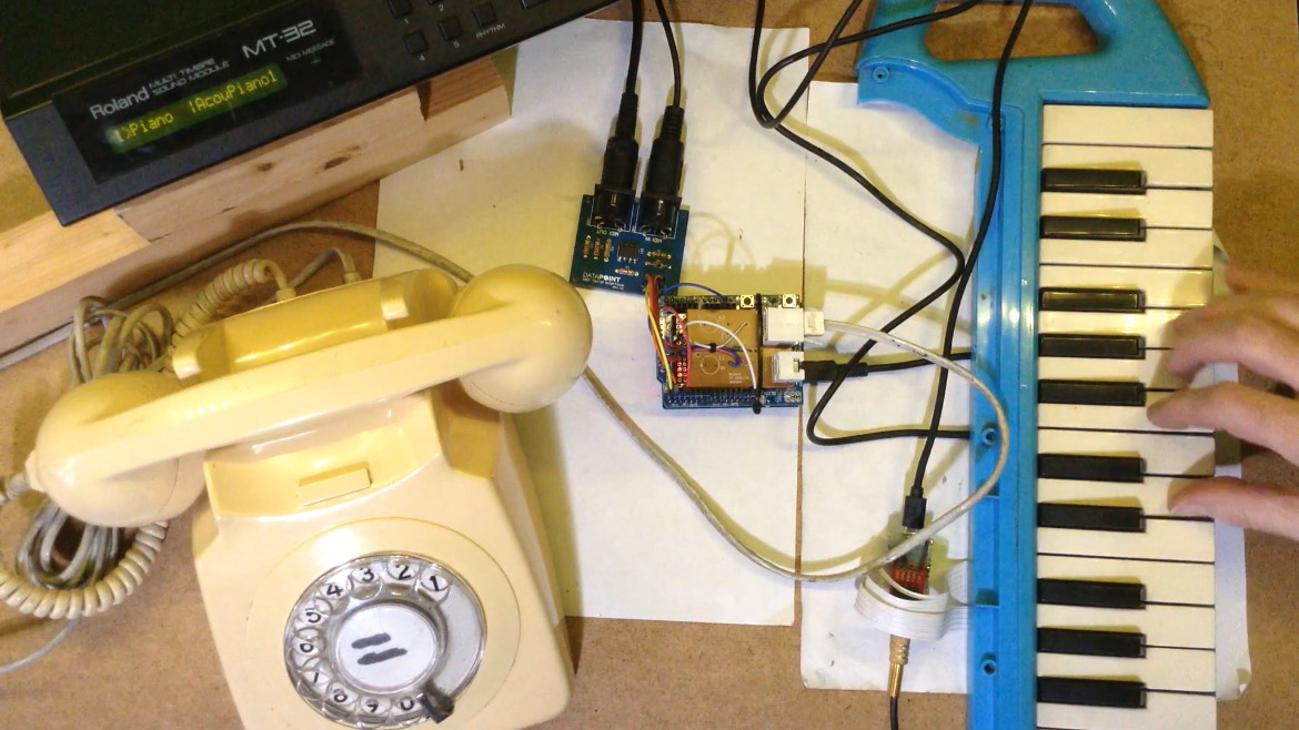 YouMakeRobots's tweet image. Nice article &amp;gt;  Rotary Phone MIDI Controller Still Makes Calls dlvr.it/SLvQBK #ArduinoHacks #MusicalHacks youmakerobots.com &amp;lt;Arduino