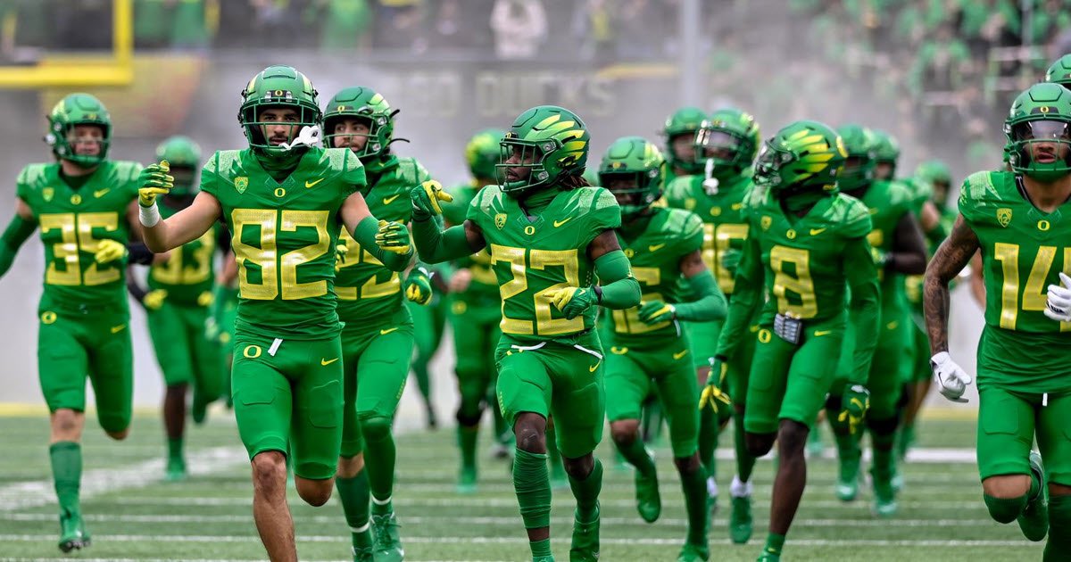Rodney_G3's tweet photo. Blessed to receive a offer from The University of Oregon🦆🟢🟡🙏🏼 @CoachKolesar @LHMustangFB @210ths @Evolve2tenths @gridironjrj #LLC💕 https://t.co/kDnHzRc14M