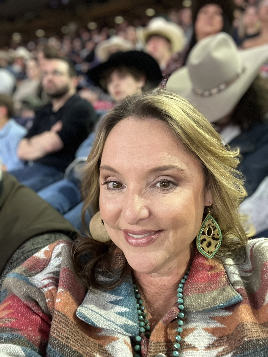Perry Johnson (@pejohnson1) on Twitter photo #RodeoHouston #RodeoHouston