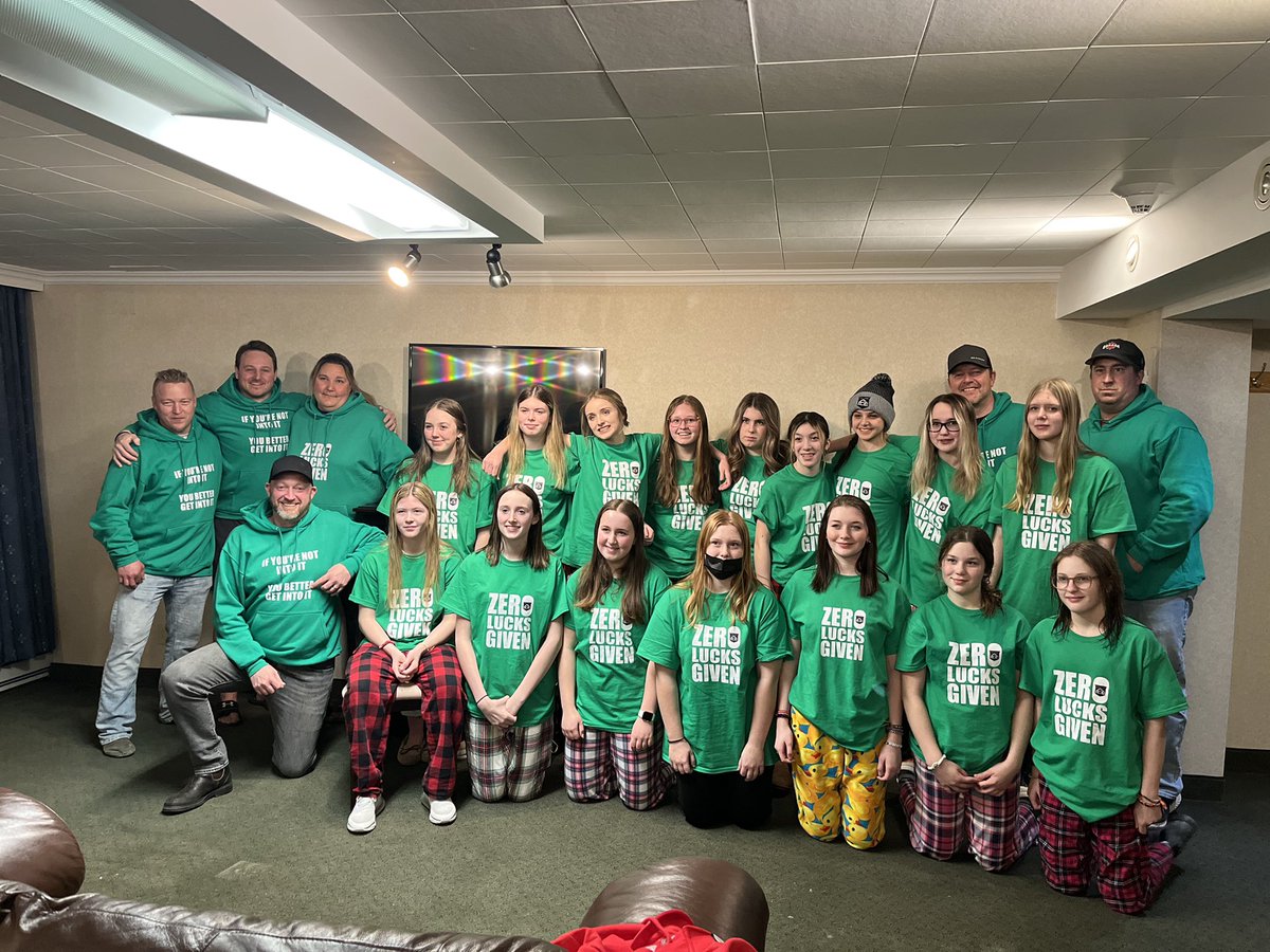 Great team bonding tonight. Happy St Patrick’s Day  #U15AAA @HkyNL <a href="/hatchertracey/">Tracey Hatcher</a>