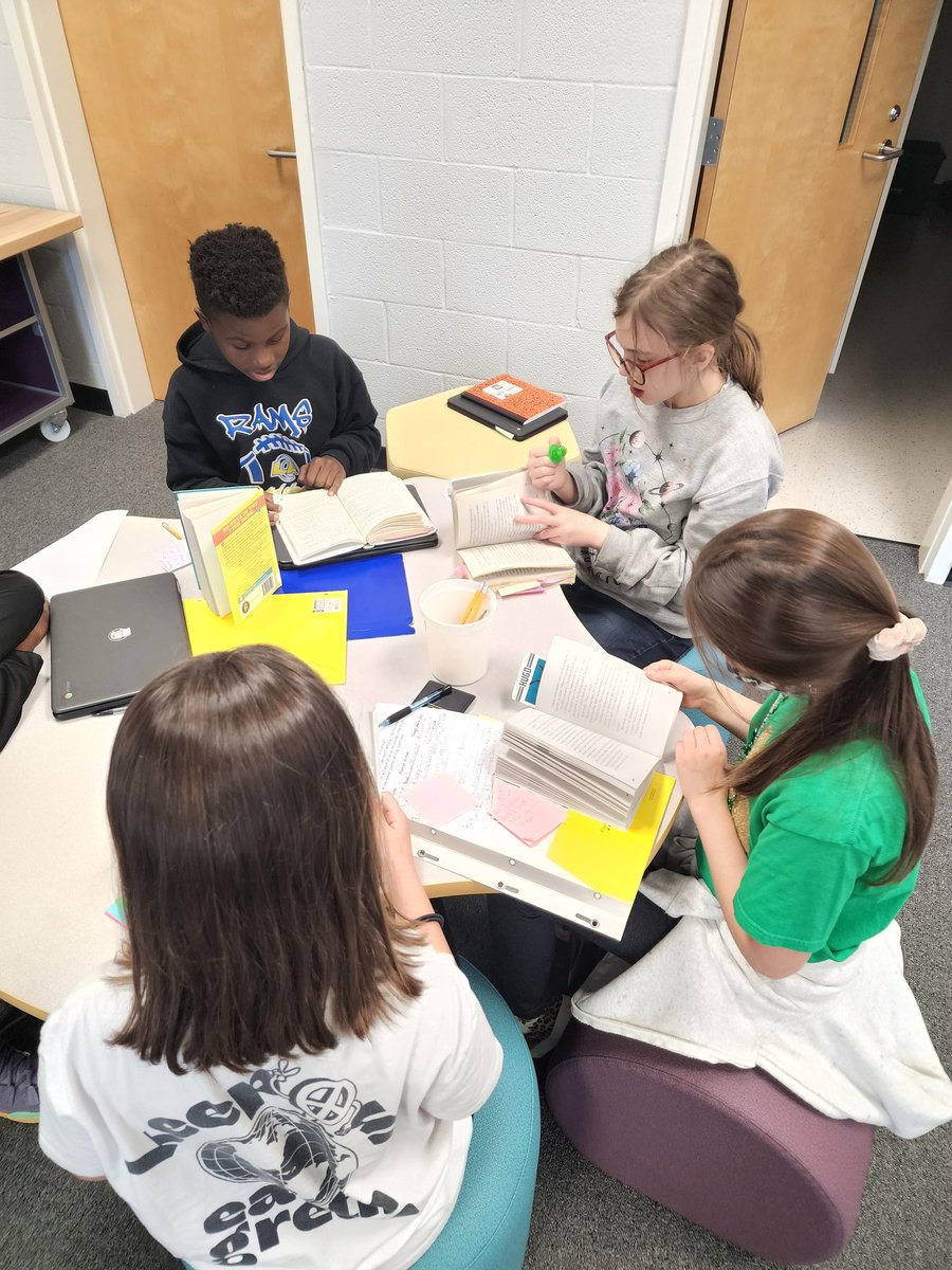 AmyLynWhitten's tweet photo. The best part of my day is book club with my 4th graders 📚❤️ @rockyriverelem #readingisfun https://t.co/oWJWPhh4rD