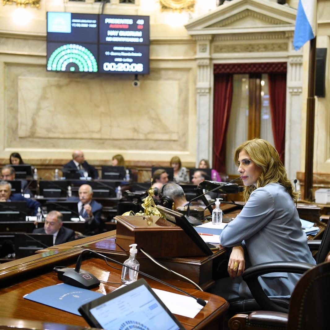 Sin Cristina Kirchner en el recinto, el Senado se prepara para votar el acuerdo con el FMI infob.ae/3CRFb1Z