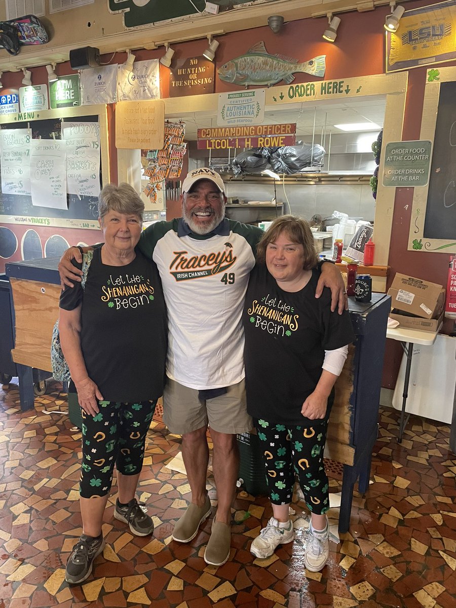SteveGo60591950's tweet photo. It took 40 years to see my friend Jeff who owns Traceyโs in New Orleans. Such a fun time! #Nola #Traceys https://t.co/bwye84EksU