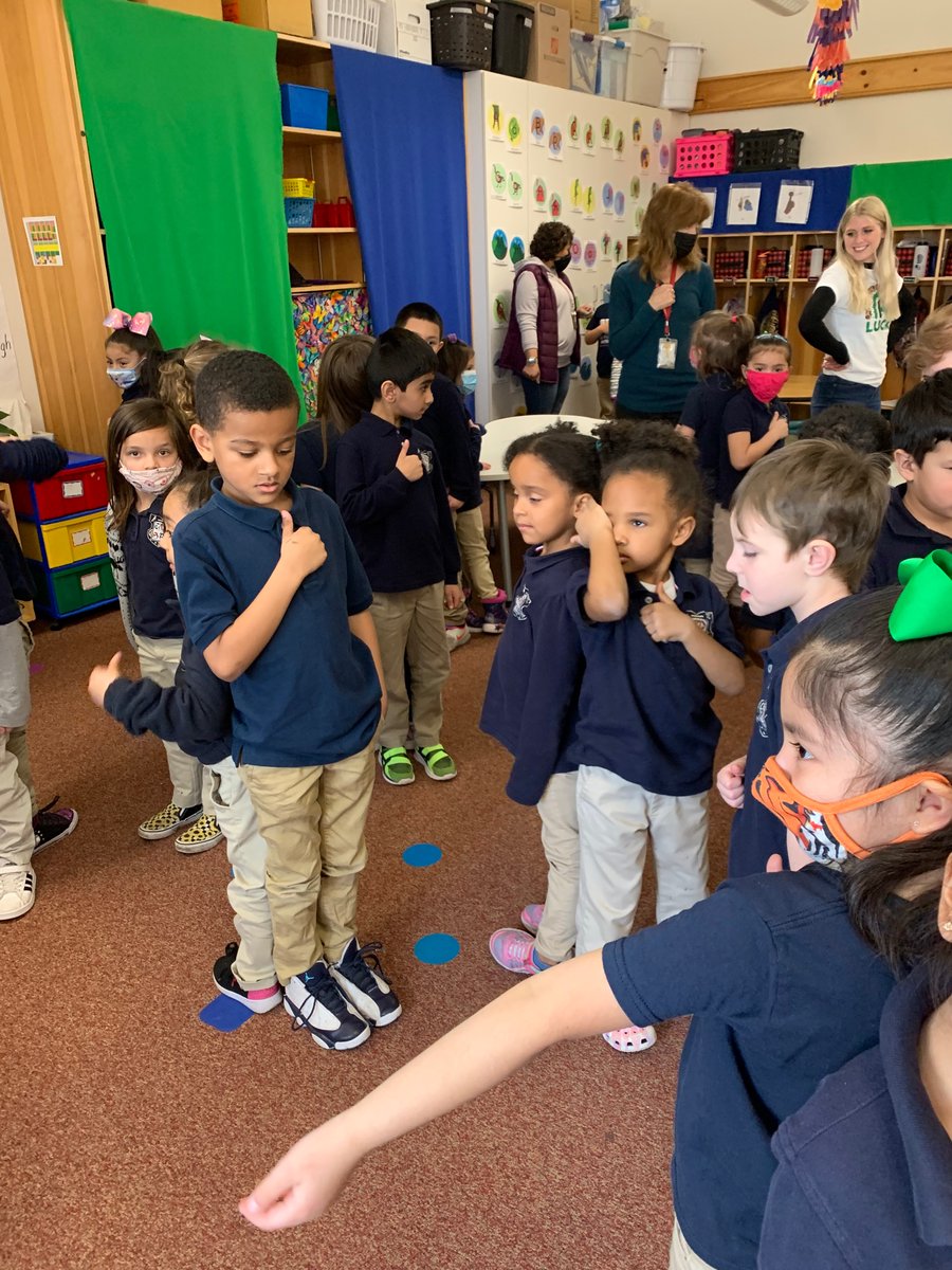 ElginCharter's tweet photo. Our kg students are having high level conversations with time to process using the back to back, front to front protocol. @ELeducation #Wearecrew https://t.co/6rIvTezIC6