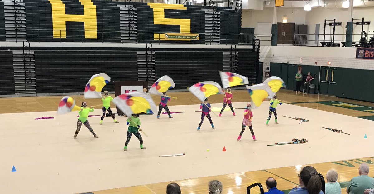 HEHSFlags's tweet photo. Hoffman JV bringing us back to the 80’s at the D211 Showcase - “I want my HJV!”  💙🧡#hoffmanhawks #mwcgc https://t.co/bsxRNaZLwq