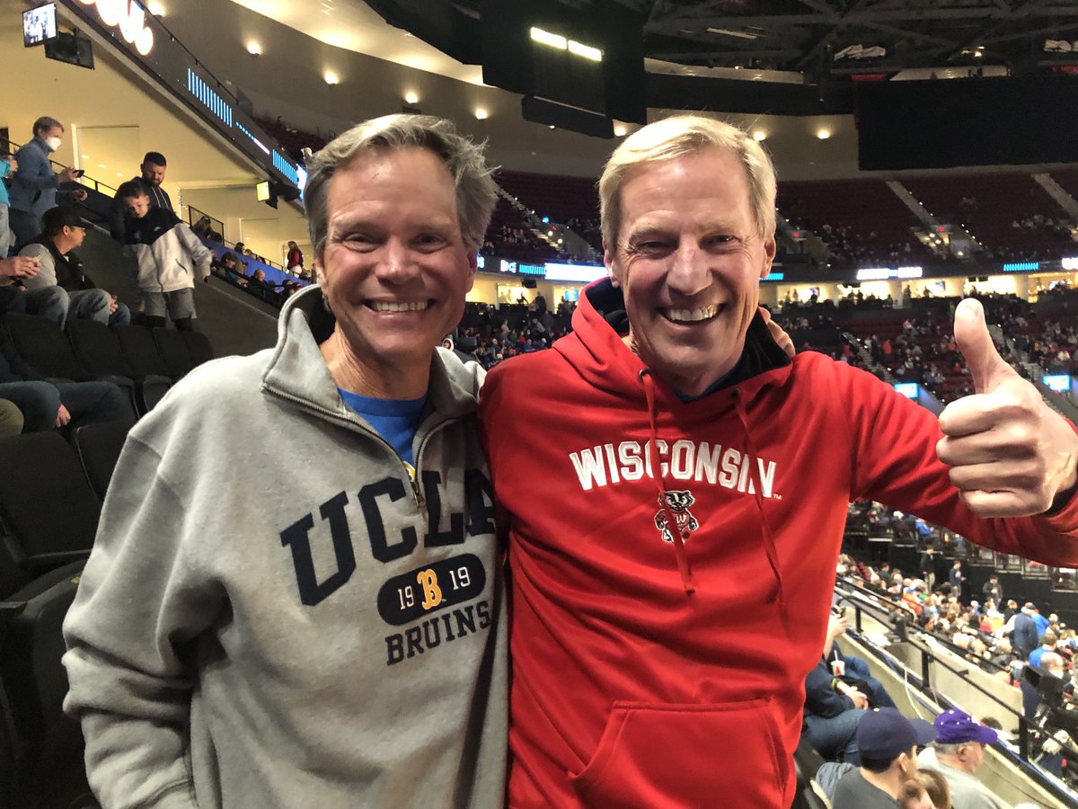 #mmselfie go bruins tonight and Bucky tomorrow!!!#mmselfi