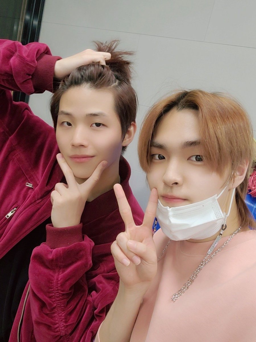 Ghost9_fansbase's tweet photo. Get well soon #junhyung &amp; #Kangseong @GHOST9OFFICIAL take a rest🥺💕 https://t.co/canfTLTJE6