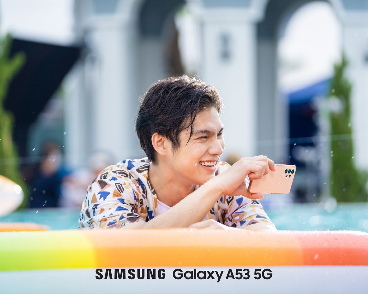SamsungThailand's tweet photo. พาน้องไบร์ทตกน้ำแล้ว 1 แฮปปี้ไม่ไหว เพราะ Galaxy A53 5G ทนน้ำได้... ได้มาตรฐานอะไรนะ? บอกเลยแอดจะไม่หยุดปล่อยรูปง่ายๆ หรอกนะชาวไบร์ท
#GalaxyA53TH #GalaxyA53THxBright #เก่งไม่กั๊ก #SamsungTH https://t.co/oBRBs9vJff