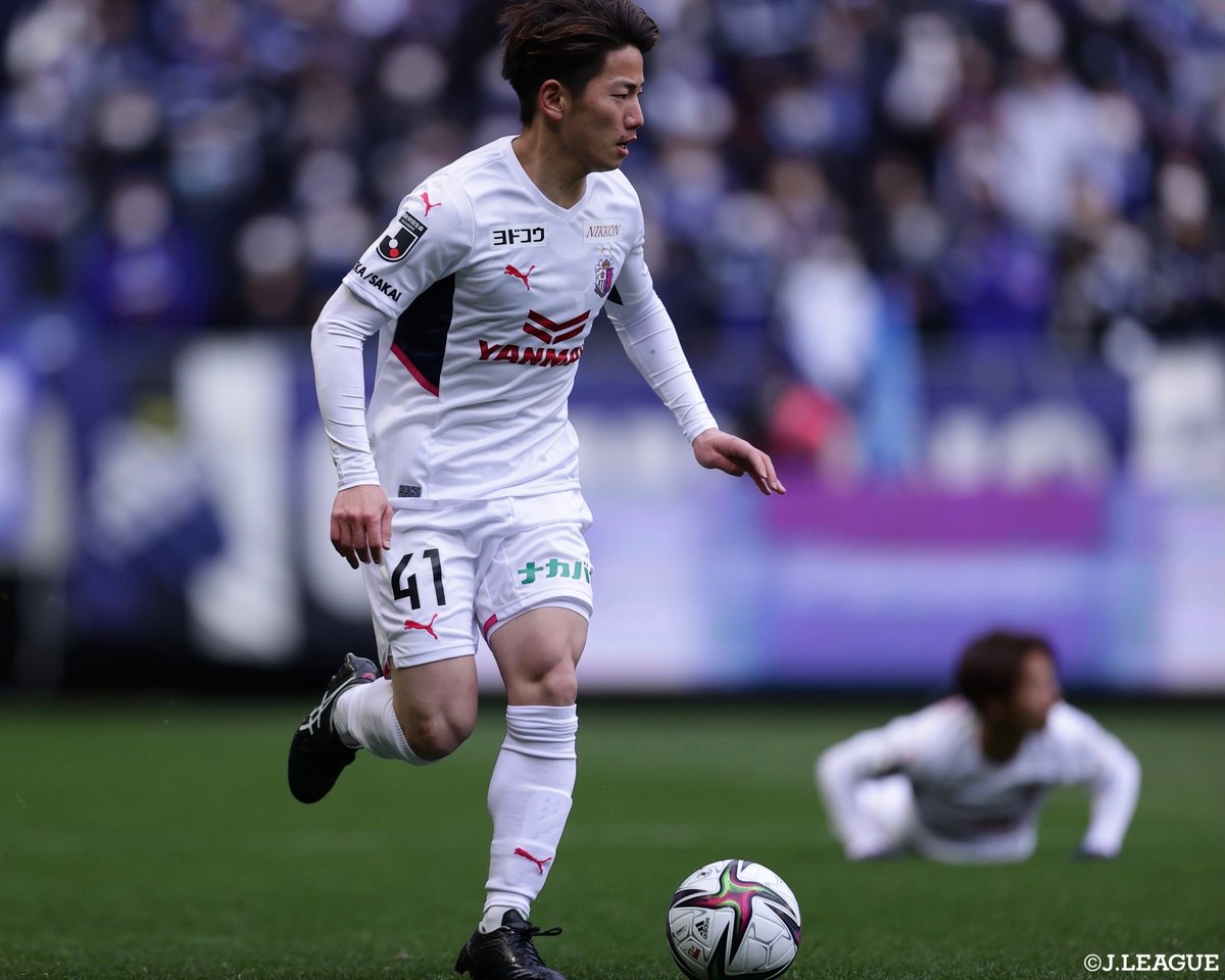 J_League's tweet photo. ／
#春から駒澤 のみなさんおめでとうございます㊗️
＼

実は #Ｊリーグ にも
駒澤大学出身の選手がたくさんいます‼️

その中から4選手をピックアップしてご紹介💁‍♂️

#ジュビロ磐田 #伊藤槙人 選手
#セレッソ大阪 #中原輝 選手
#いわきＦＣ #星キョーワァン 選手
#ＳＣ相模原 #安藤翼 選手 https://t.co/p1LSLC7dLY