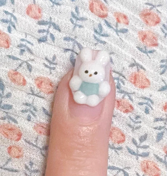 伸びすぎて飛んでいきそうなうさぎ 