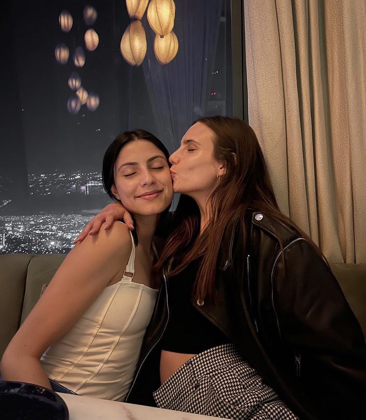 Pri 🌪️ 🐰 🦦 tweet media