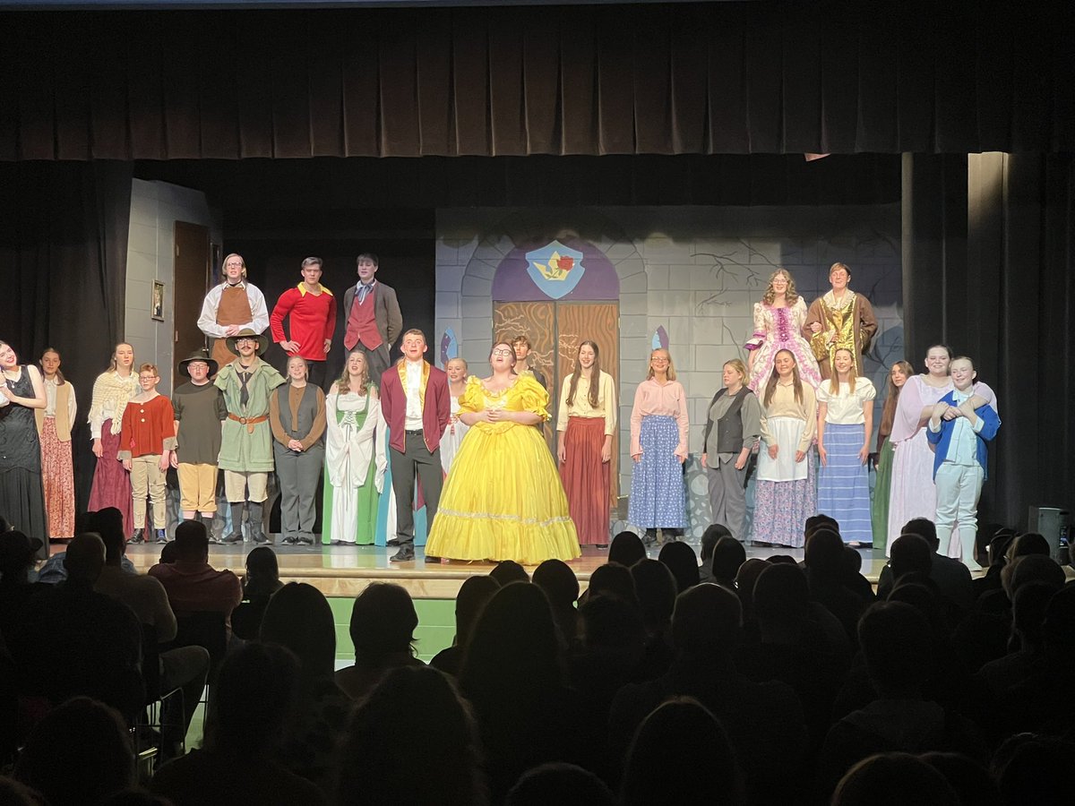 gamillerjr's tweet photo. CHS Production of Beauty and The Beast! Don’t miss it! Outstanding job by cast, crew, and directors! https://t.co/XPOnu4byum