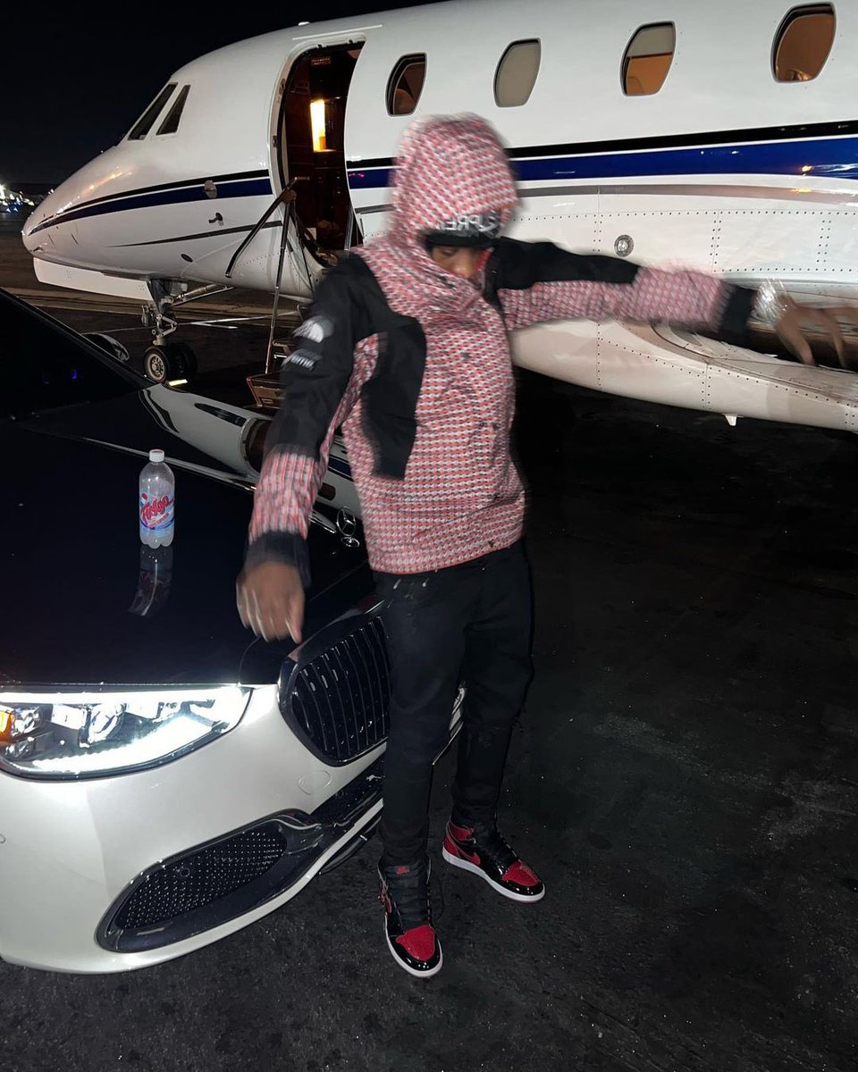 liltjay's tweet photo. I’ll be rii back on top of the charts real soon … 🚀🚀😤 https://t.co/UzbaIUR0gO
