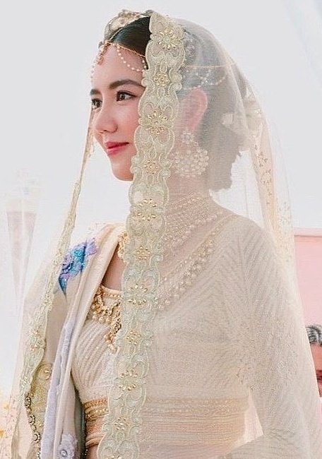 Jaruwan82498399's tweet photo. น้องริชชี่สวยมาก เหมาะสมแล้วกับพระชายานิลปัทม์ แห่งมันตราปุระ ละครเรื่องนี้สนุกครบรส ดีงาม ปังปัง ชอบที่สุด #สิเน่หาส่าหรีตอนจบ https://t.co/El6BXmIVPV