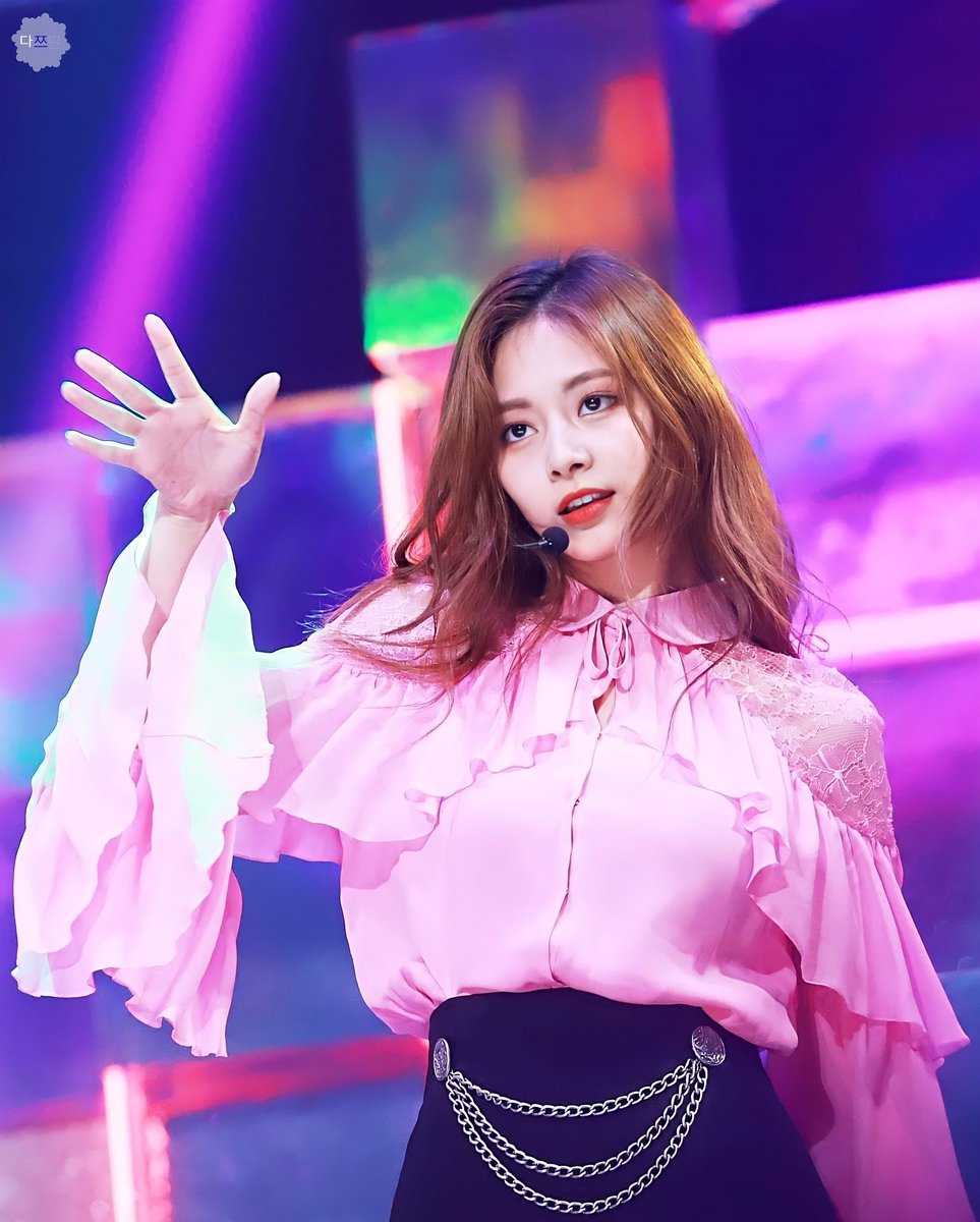 JustForTWICE_VN's tweet photo. [TREND FOR TZUYU]

Sự việc Tzuyu bị cắt mất cảnh phân cảnh credit khỏi hậu trường M/V “More &amp; More” trong DVD Nhật mới đây chắc mọi người cũng đã biết. Việc cần làm bây giờ là tập trung trend hashtag để yêu cầu phía team Nhật sớm lên tiếng sự việc trên. https://t.co/DoFQH79uej