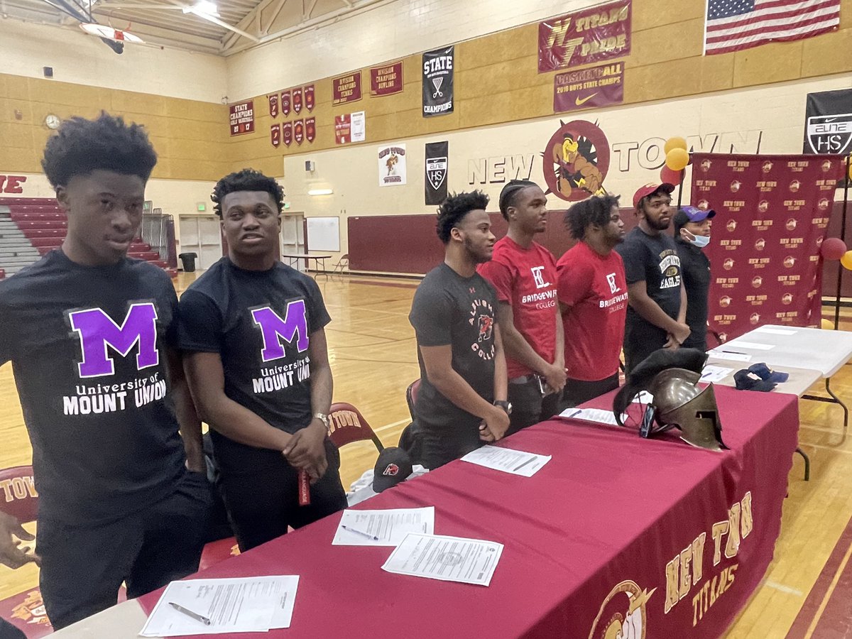NTHSTitans's tweet photo. Congrats to Titans Football players who will be taking their talents to various Colleges/Universities #mtunion #bridgewater #albright #stonehill @MrMartinNTHS @arb7102 https://t.co/Off2XUnpkB
