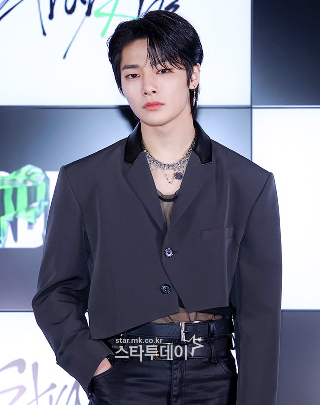 theseoulstory's tweet photo. 📸 Welcome back boys! Here are some photos of Stray Kids at their ‘ODDINARY’ comeback showcase~ @Stray_Kids https://t.co/VlPAzAITtV