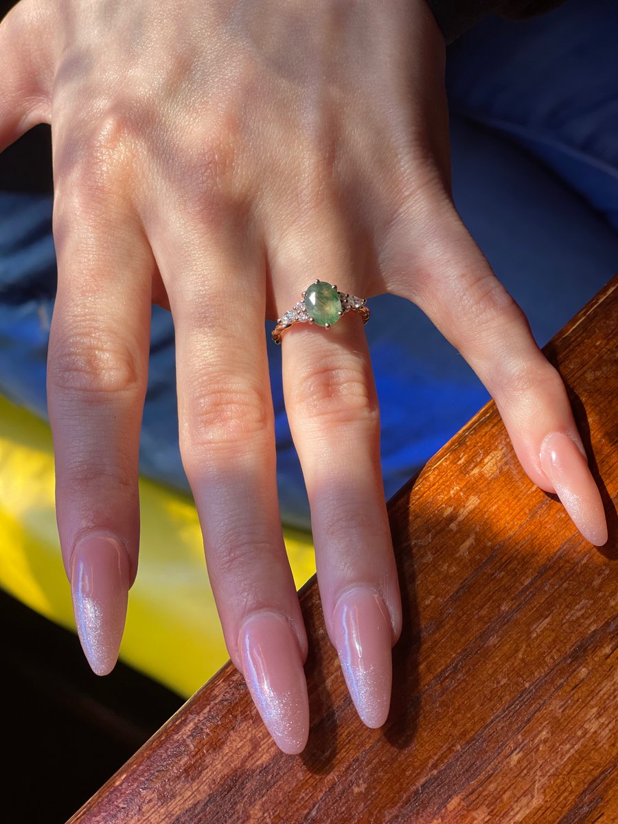 tabez_'s tweet photo. I only logged into Twitter again to let the world know I’m marrying my best friend.  Officially engaged to my favorite person in the entire world @picantelaniii https://t.co/TxYlr1iRw4