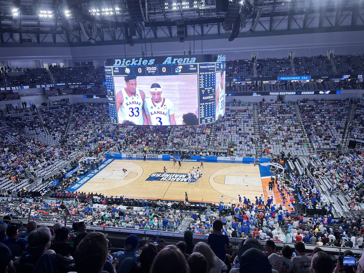 IAmTimCorey's tweet photo. Game #2 - #UpsetTime #NCAATournament #mmselfie https://t.co/KlODBLLmSm
