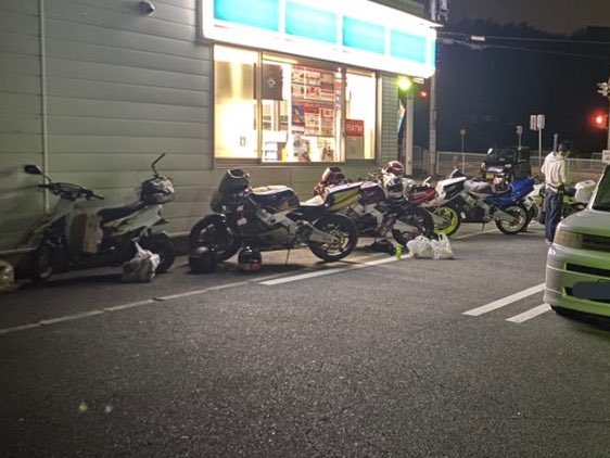 yumetis_otoko's tweet photo. #過去pic
先頭のCBR1000RRからにかけて
いっぱいのニダボ https://t.co/qYIgej0FMg