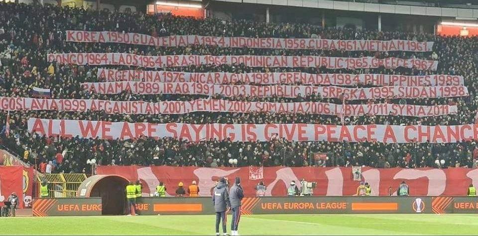 DaniMayakovski's tweet photo. Una foto de todos los países masacrados por el imperialismo de EEUU y la UE acompañado del lema: "¡Todo lo que decimos es que demos una oportunidad a la paz!".

En Serbia saben muy bien la supuesta "paz" de la OTAN, como masacraron a miles de yugoslavos con total impunidad. https://t.co/yTaJbr4YAY