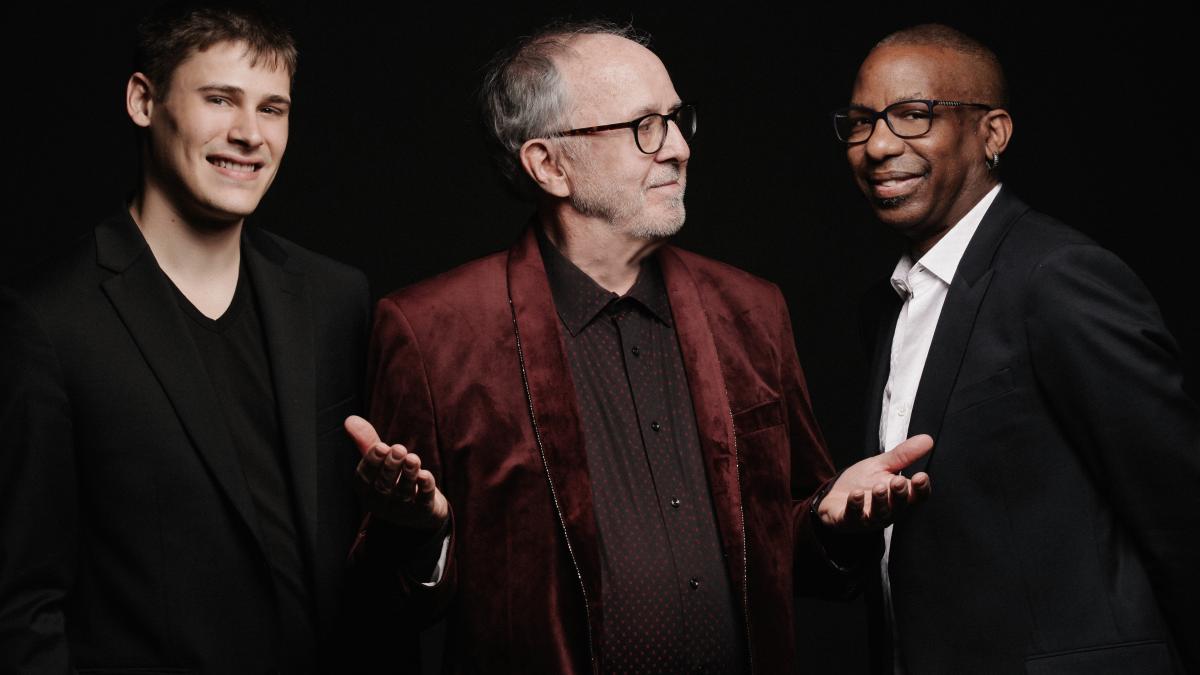 BobJamesMusic's tweet photo. Cool feature of FEEL LIKE MAKING LIVE! by Jazz Journal.
Article: https://t.co/WYBYuHPAPB
---
#BobJames #jazz #feellikemakinglive https://t.co/TVptTk5BQF