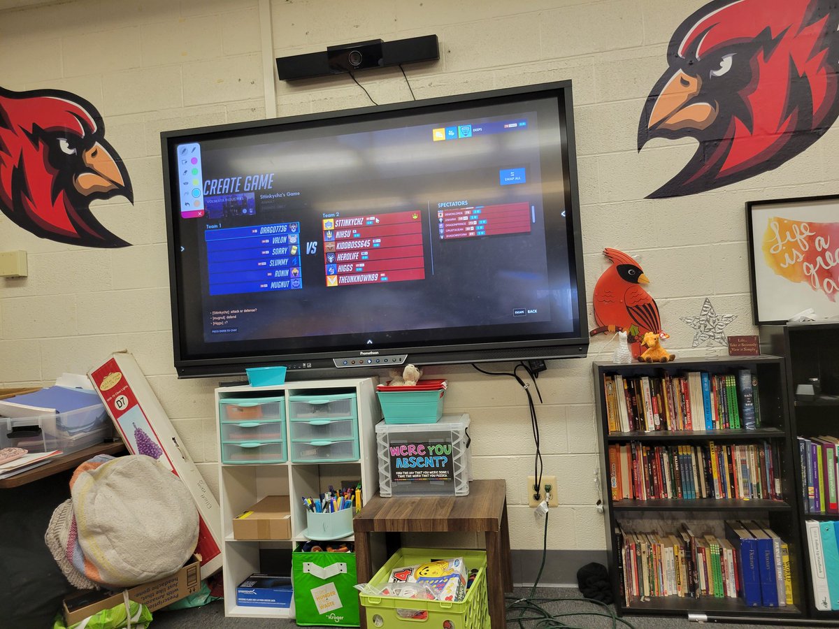 KaitlynRoose's tweet photo. It was an absolute blast meeting with Melvindale HS. These kids are so passionate and it starts with an awesome coaching staff who volunteer their time because they love it. We might see some Huskies in the near future 😎🖤💛 https://t.co/bb1ouQEKcH