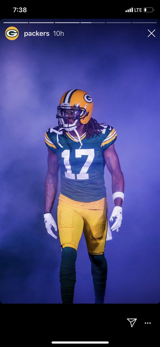 itscatcrabtree's tweet photo. Thank you @tae15adams 

I remember an Insta post you made heading into your 2nd season in GB.  It was a pic of you w/ 12 from training camp. It said: “Gave the task to a purposeful child.” 

Damn straight. 

You’re just different. #TopTwoNotTwo &amp; it ain’t close.

Forever a fan.❤️ https://t.co/aHFJC1tPut