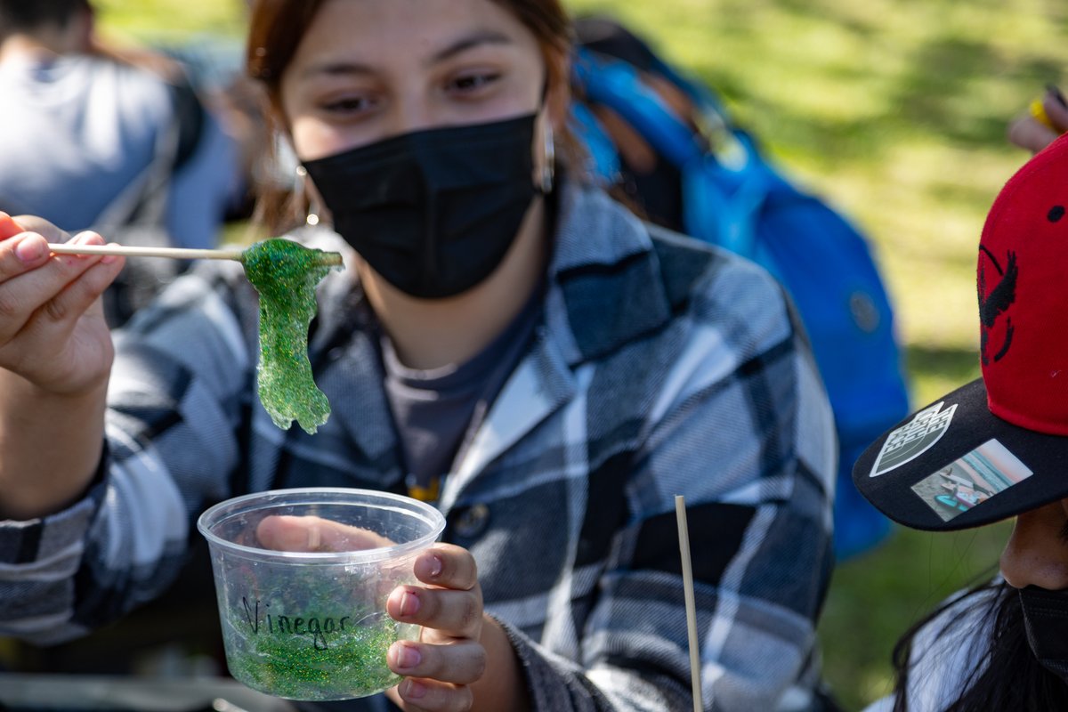 GroundworkSD's tweet photo. EarthLab's Afterschool Program celebrated #StPatricksDay by making #greenslime using glue, green glitter, & a premixed borax/water solution.
Our students also figured out the perfect ratios of glue to borax solution for green slime & green putty.
#MessyScience = #funscience! https://t.co/skuBRymSDV
