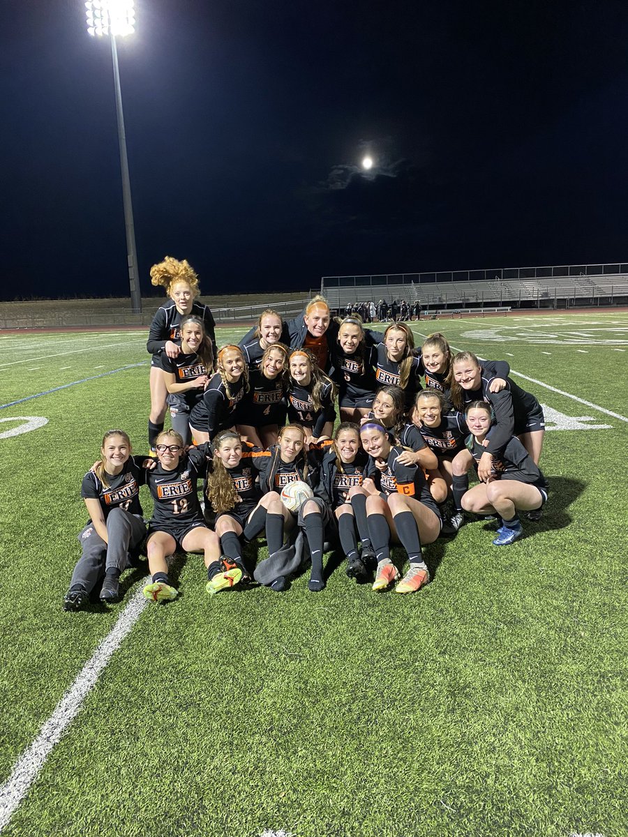 2016_2024's tweet photo. Hard fought 1-0 win tonight over Golden. Nice goal from Freshman Bailey Ubell and big time save from Kayla Kirchoffner late in the game to preserve the dub. Good teams can grind out ugly wins! @ErieHSAthletics @ErieHighSchool @TigersPrincipal @goSVVSD @BoCoPreps #StVrainStorm https://t.co/p3kdAsihE9