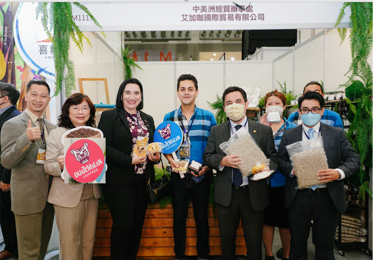 Embaguatetaiwan 瓜地馬拉駐台大使館於3月17日參加 22台北國際烘焙展 開幕典禮 參展產品有咖啡及黑檸檬等 此展覽將持續至3月日星期日 Diplomaciacomercialgt T Co V2wa8icxzp Twitter