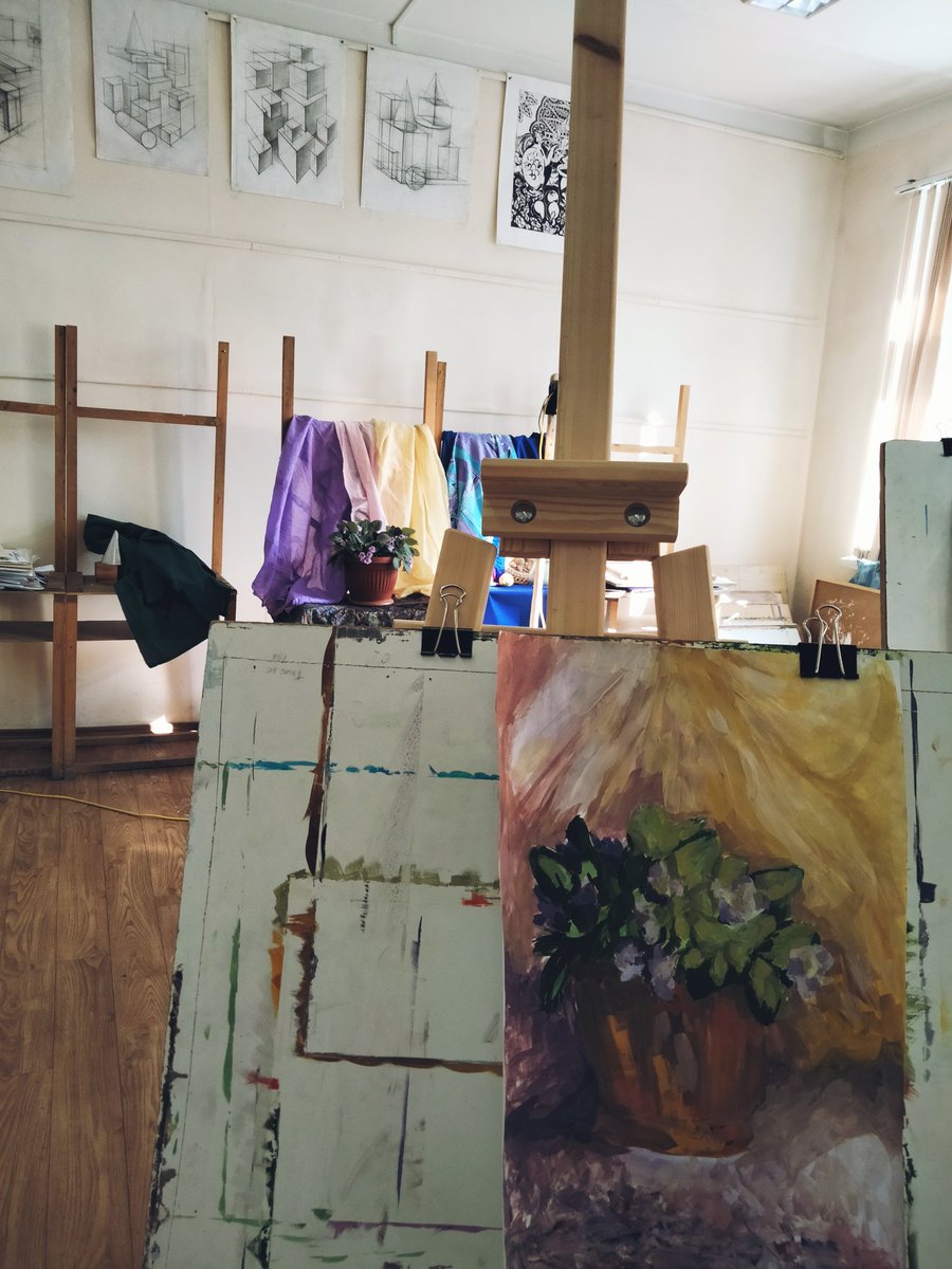 fehlerr__'s tweet photo. painting class ✨🌿🚬 don't like it.
#drawing #painting #class #university https://t.co/Q38qljAQV6