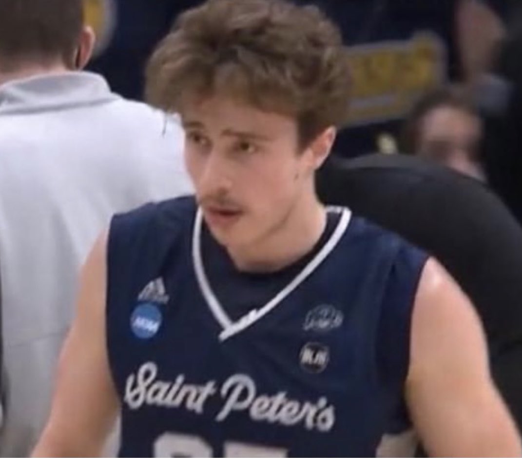 madisonhanson11's tweet photo. I mean if anyone was going to bust your bracket https://t.co/5wau9uBEYk