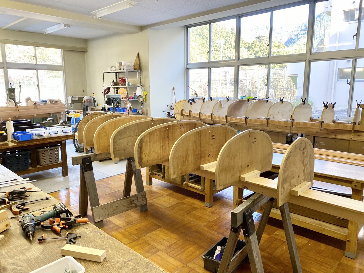 mountscape_'s tweet image. こちらはカヌー製作初期の様子です。
最初は土台にモールド（型）を取り付けるところから始まります。
この型に細長い板（ストリップ材）を重ねていくことで、カヌーの形を作っていきます🛶
また細かい作業もご紹介していきますね。

#mountscape #カヌー工房 #木工 #奥多摩