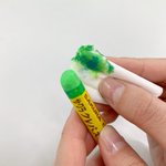 たくさん使って汚れているクレパス。ベビーオイルでふき取るときれいに!