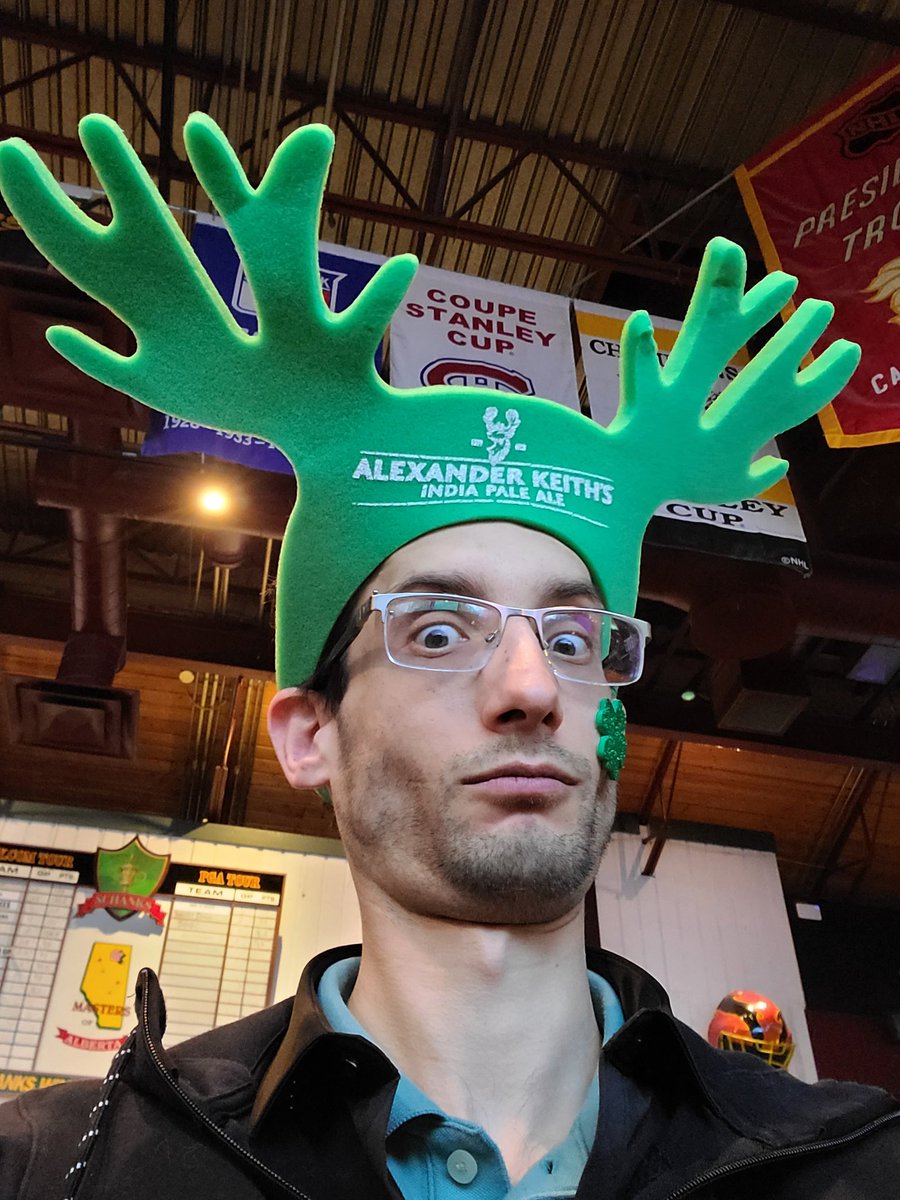 MystileTV's tweet photo. Just #Moosing around. HAPPY #StPatricksDay https://t.co/0bwIiTHmHT
