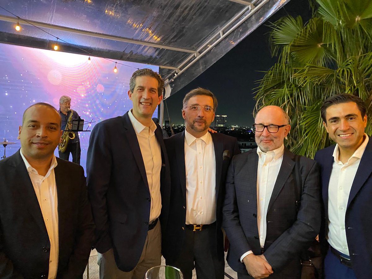 BrunoZepedaB's tweet photo. Agradezco al Dr. José Ramón Cossío, a Juan Domínguez y a los líderes de RH que nos acompañaron en @cegsmx, para conversar de la transformación laboral en México y recibir sus recomendaciones enfocadas en la comunicación, el bienestar y el conocimiento anticipado de estos cambios. https://t.co/UZfsazVNzR