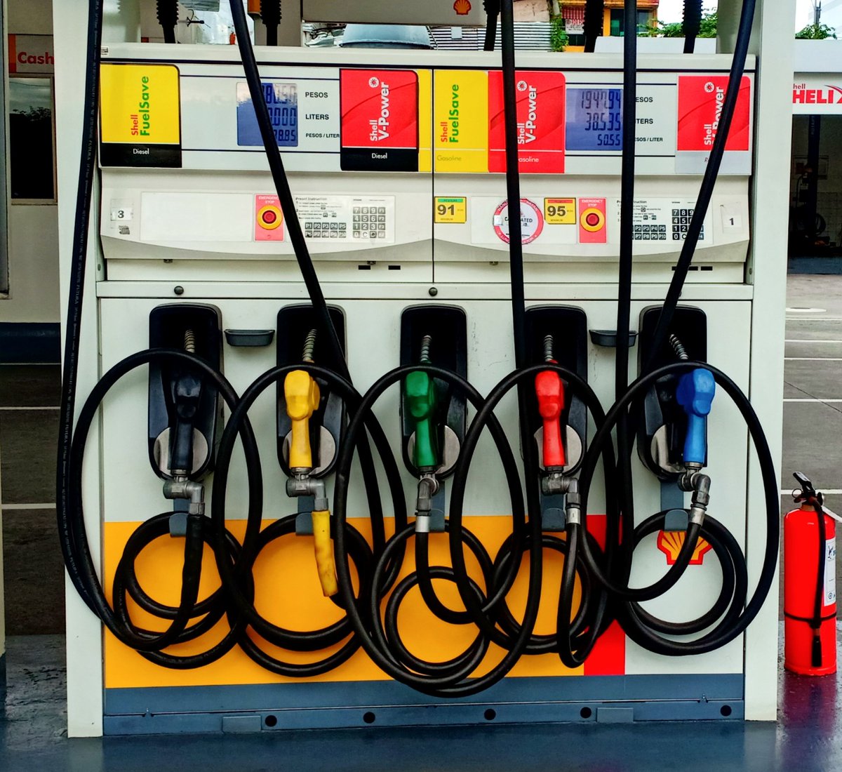 alvinelchico's tweet photo. Mukhang tuloy na BIGTIME ROLLBACK next week!
Eto ang first 4 days ng trading sa world market, 1 day to go:

Diesel       P12.50/L⬇️
Gasolina  P6.960/L⬇️
Kerosene   P9.48/L⬇️ https://t.co/sFk4yy15ZA