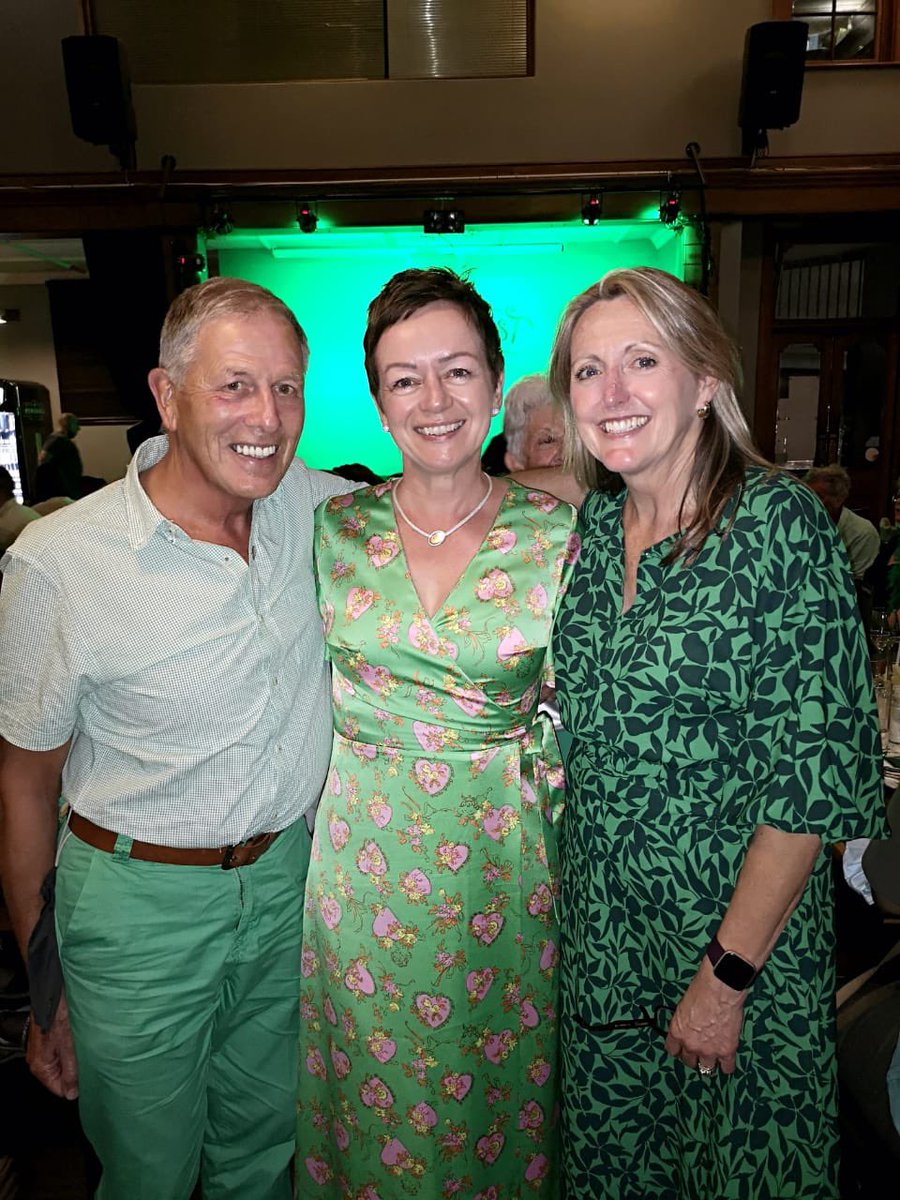IrlEmbPretoria's tweet photo. Wonderful to see the Capetown Irish community out in strength to celebrate #StPatricksDay  after two years of protecting each other by staying apart. @BictTown @FGilsenanIRL https://t.co/zQvJwy0Qza