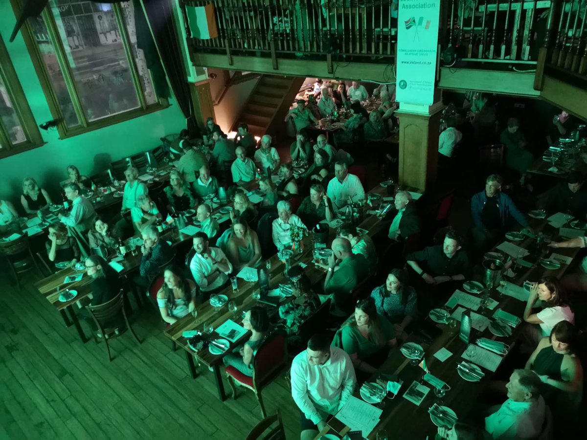 IrlEmbPretoria's tweet photo. Wonderful to see the Capetown Irish community out in strength to celebrate #StPatricksDay  after two years of protecting each other by staying apart. @BictTown @FGilsenanIRL https://t.co/zQvJwy0Qza