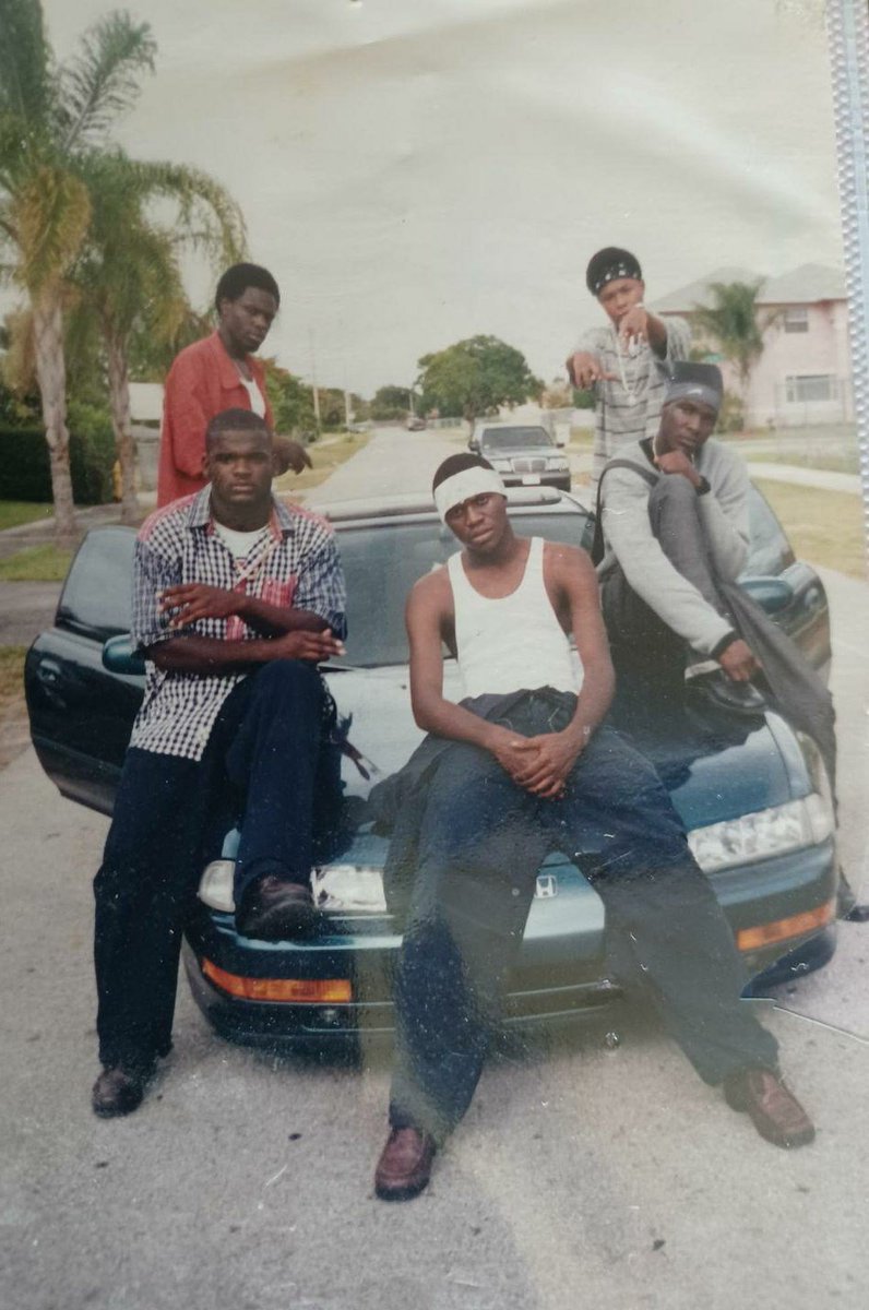 JClassicMaestro's tweet photo. #flashbackfriday You don't have to like us but put some respect on our name #snakeeyecrew #swmiami #swmiamidade #miami #streetlife #g4classifiedlounge #fifthmovementproductions https://t.co/WM0UM94goK