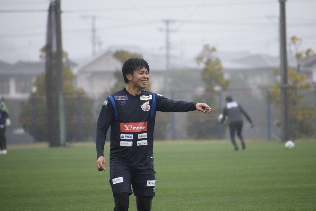 🔹🔸 雨の中、集中してトレーニング✊ 🔹🔸 #vvaren #vファーレン長崎