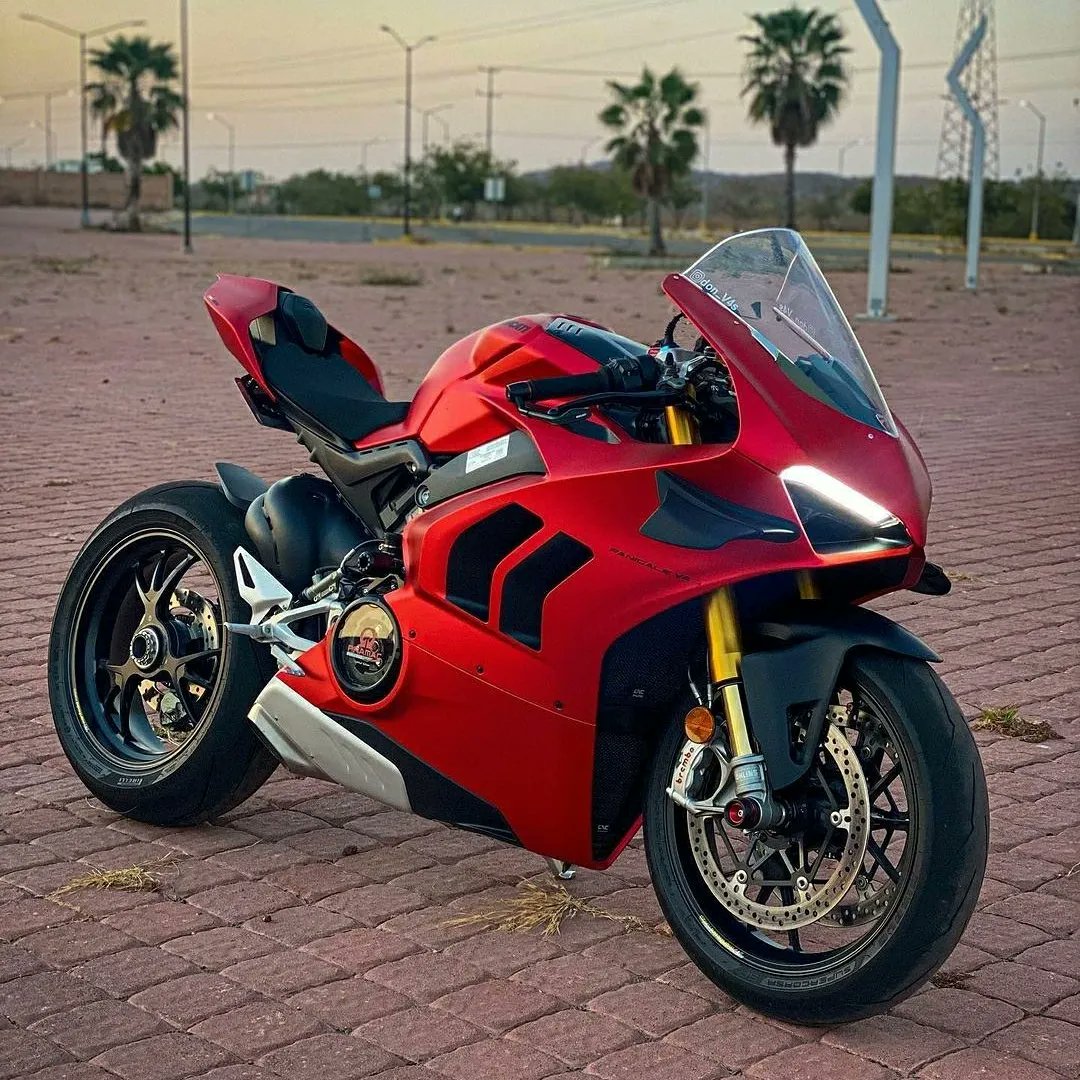 MoreMotorcycles's tweet photo. Ducati Panigale https://t.co/wv2upv4uXM